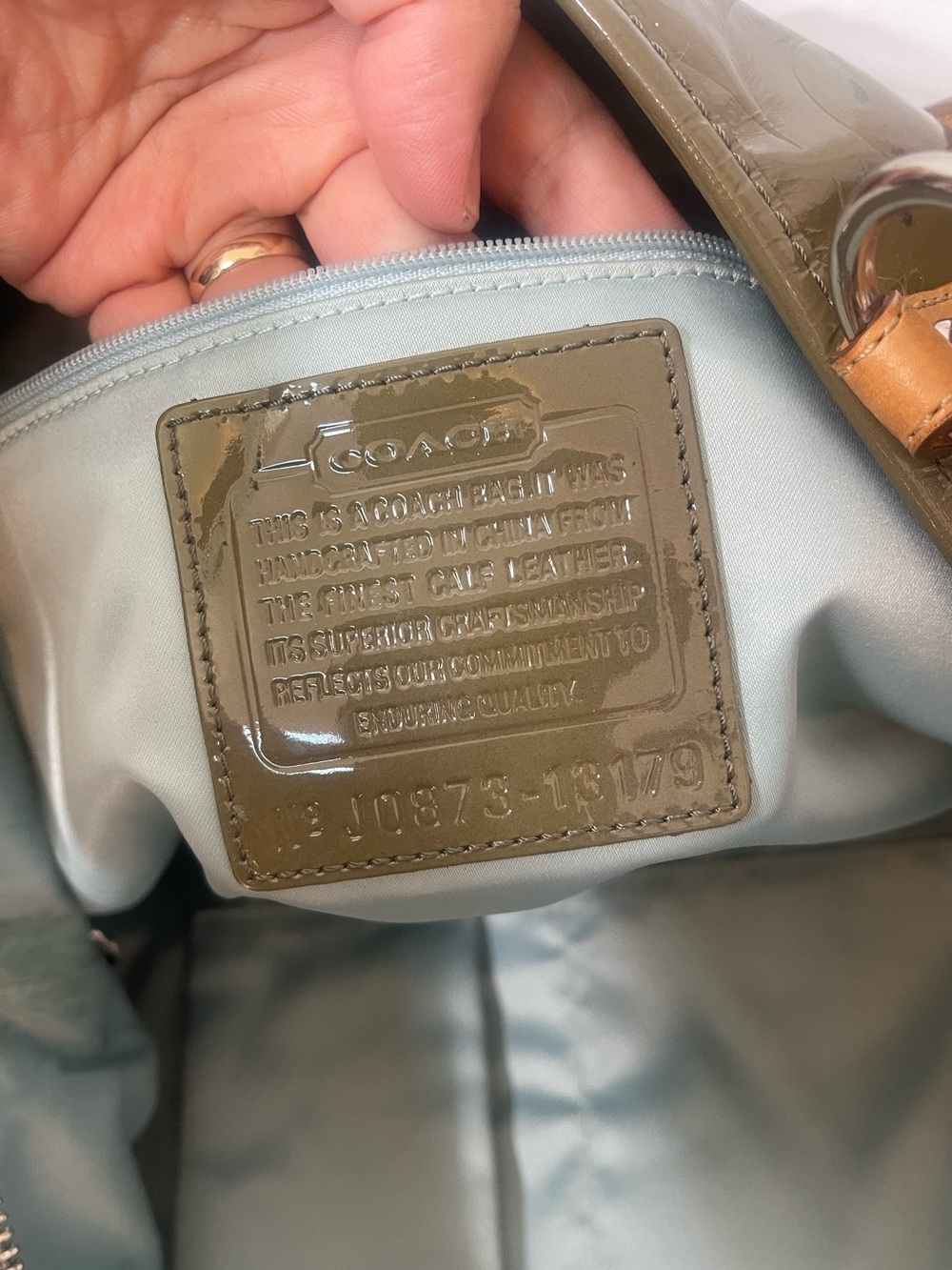 Coach 13179 patent olive green leather tote bag. - Picture 8 of 12